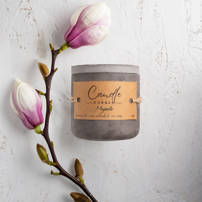 Lumanare parfumata handmade din ceara naturala de soia 100%, aroma Magnolie, Recipient ceramic, 150 g [1]