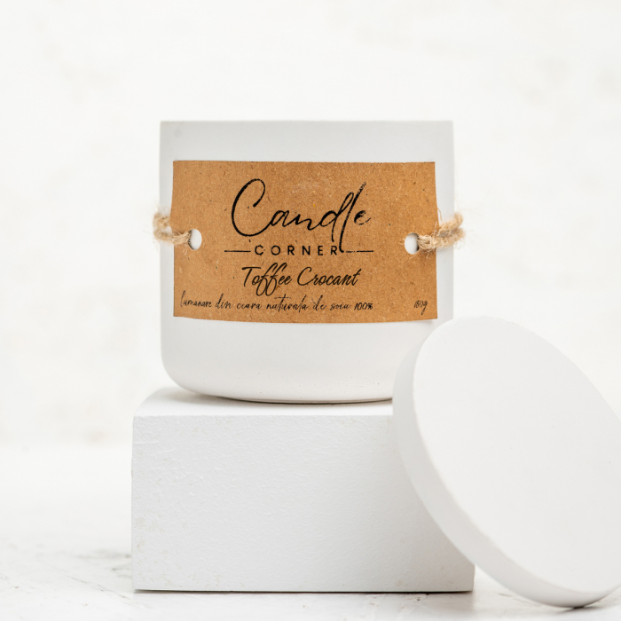 Lumanare parfumata handmade din ceara naturala de soia 100%, aroma Toffee Crocant, Recipient ceramic, 150 g [8]