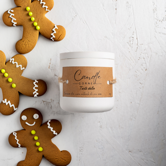 Lumanare parfumata handmade din ceara naturala de soia 100%, aroma Turta dulce, Recipient ceramic, 150 g [1]