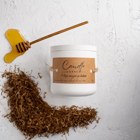 Toate produsele - Lumanare parfumata handmade din ceara naturala de soia 100%, aroma de Miere neagra si tutun, Recipient ceramic, 150 g