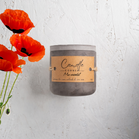 Lumanari parfumate floral si feriga - Lumanare parfumata handmade din ceara naturala de soia 100%, aroma de Mac oriental, Recipient ceramic, 150 g