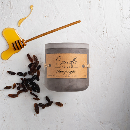 Lumanari parfumate dulce si balsamic - Lumanare parfumata handmade din ceara naturala de soia 100%, aroma de Miere si stafide, Recipient ceramic, 150 g