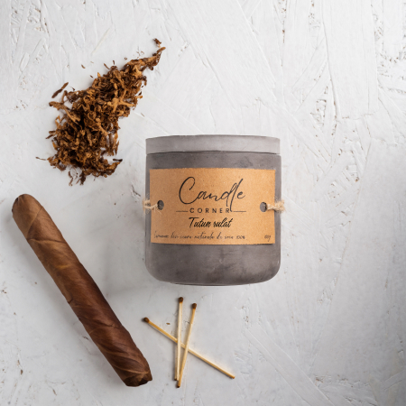 Lumanari parfumate mosc si animalic - Lumanare parfumata handmade din ceara naturala de soia 100%, aroma de Tutun Rulat, Recipient ceramic, 150 g