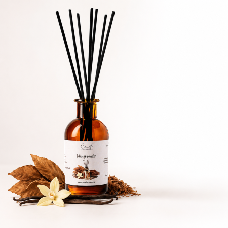 Parfum de cameră cu bețișoare (Reed Diffuser) - Parfum de cameră cu bețișoare Tutun și Vanilie 100 ml Candle Corner