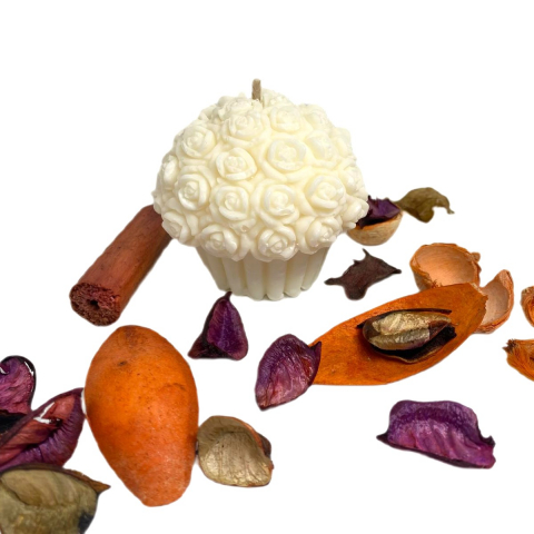 Parfum de primavara - Lumanare decorativa parfumata Peony & Blush Suede