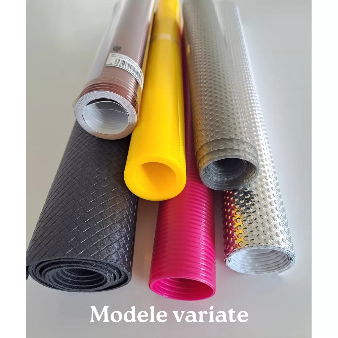 Folie antialunecare sertare si etajere, din PVC, 1.5m, metalizata [8]