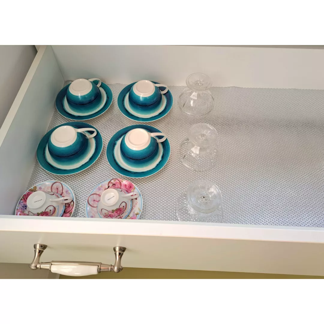 Folie antialunecare sertare si etajere, din PVC, 1.5m, metalizata [6]