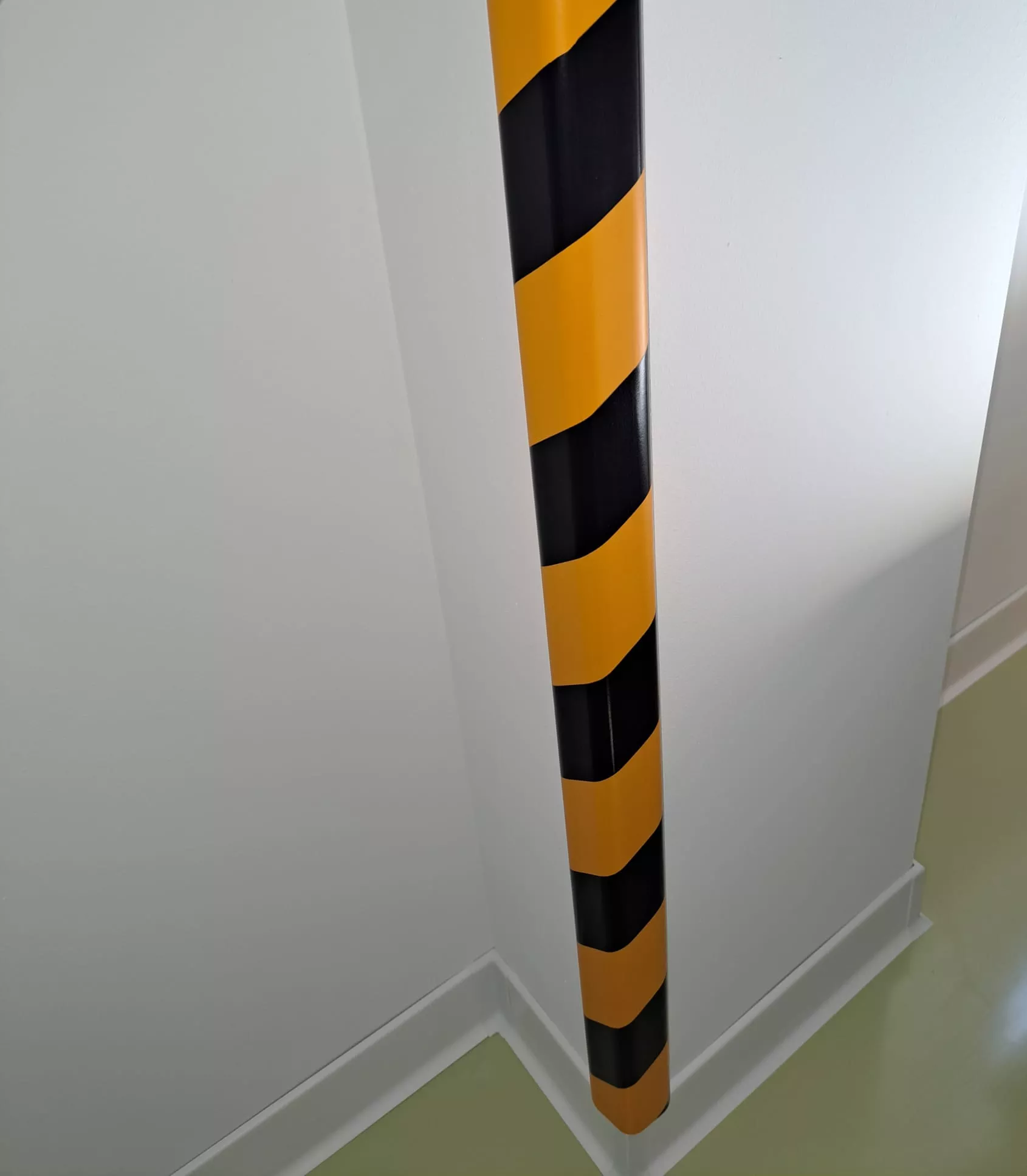 Bandă Protecție Colțuri, 90cm, Negru-Galben, Semnalizare [9]