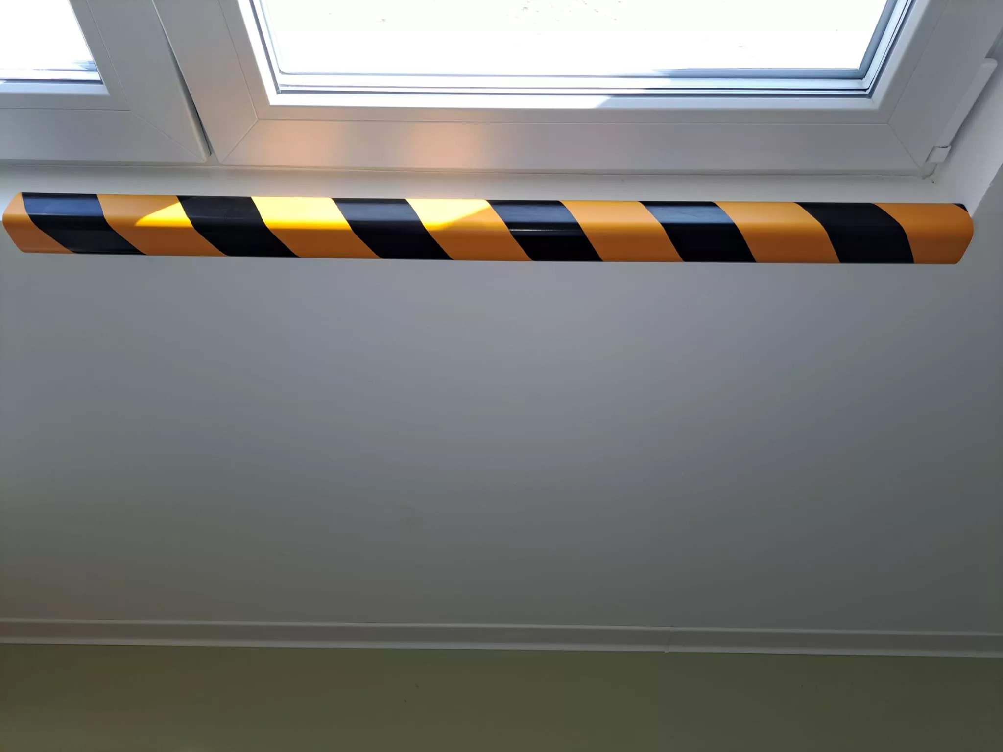 Bandă Protecție Colțuri, 90cm, Negru-Galben, Semnalizare [10]