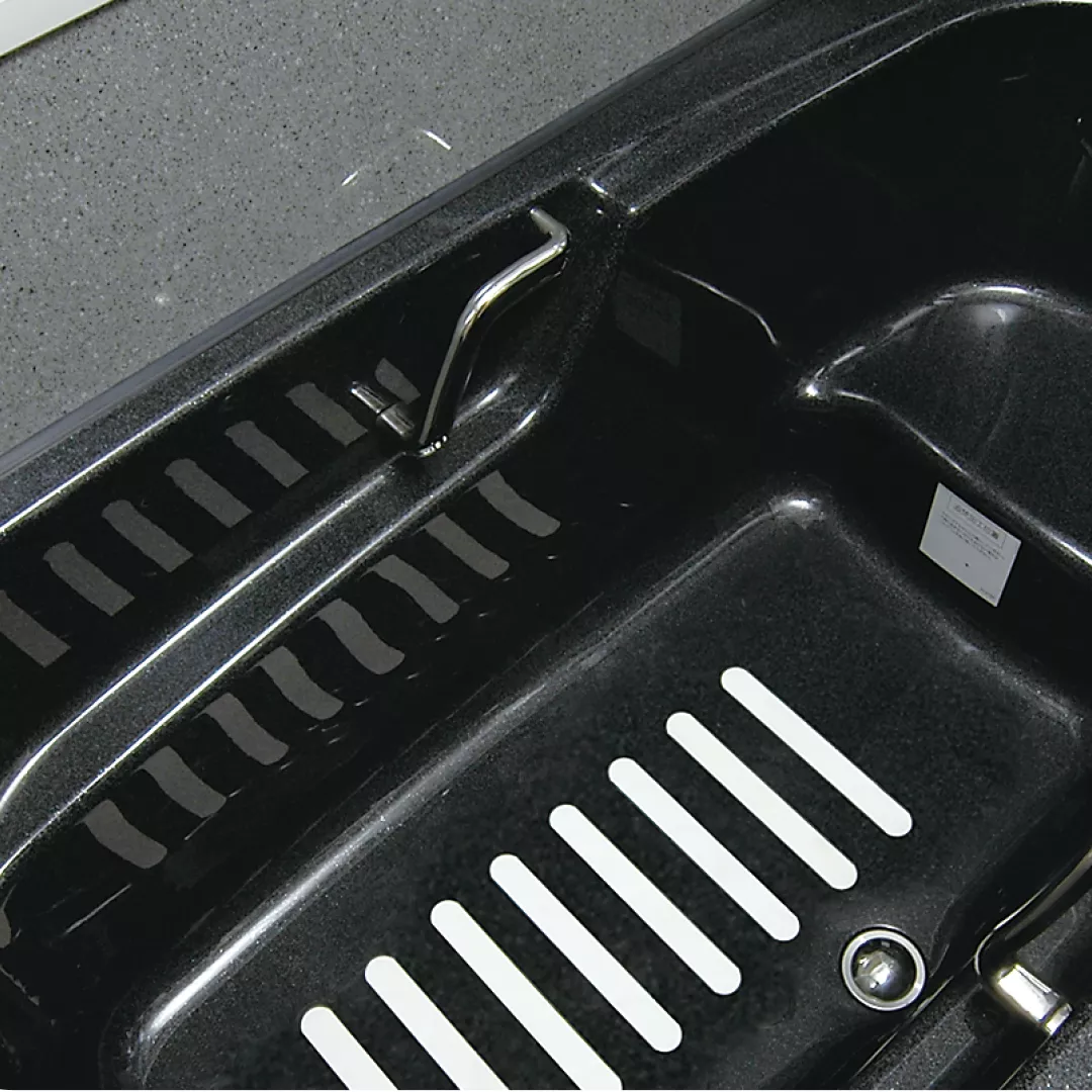 Banda adeziva antiderapare, din adeziv acrilic, pentru baie, 6 buc, 24cm, alba [1]