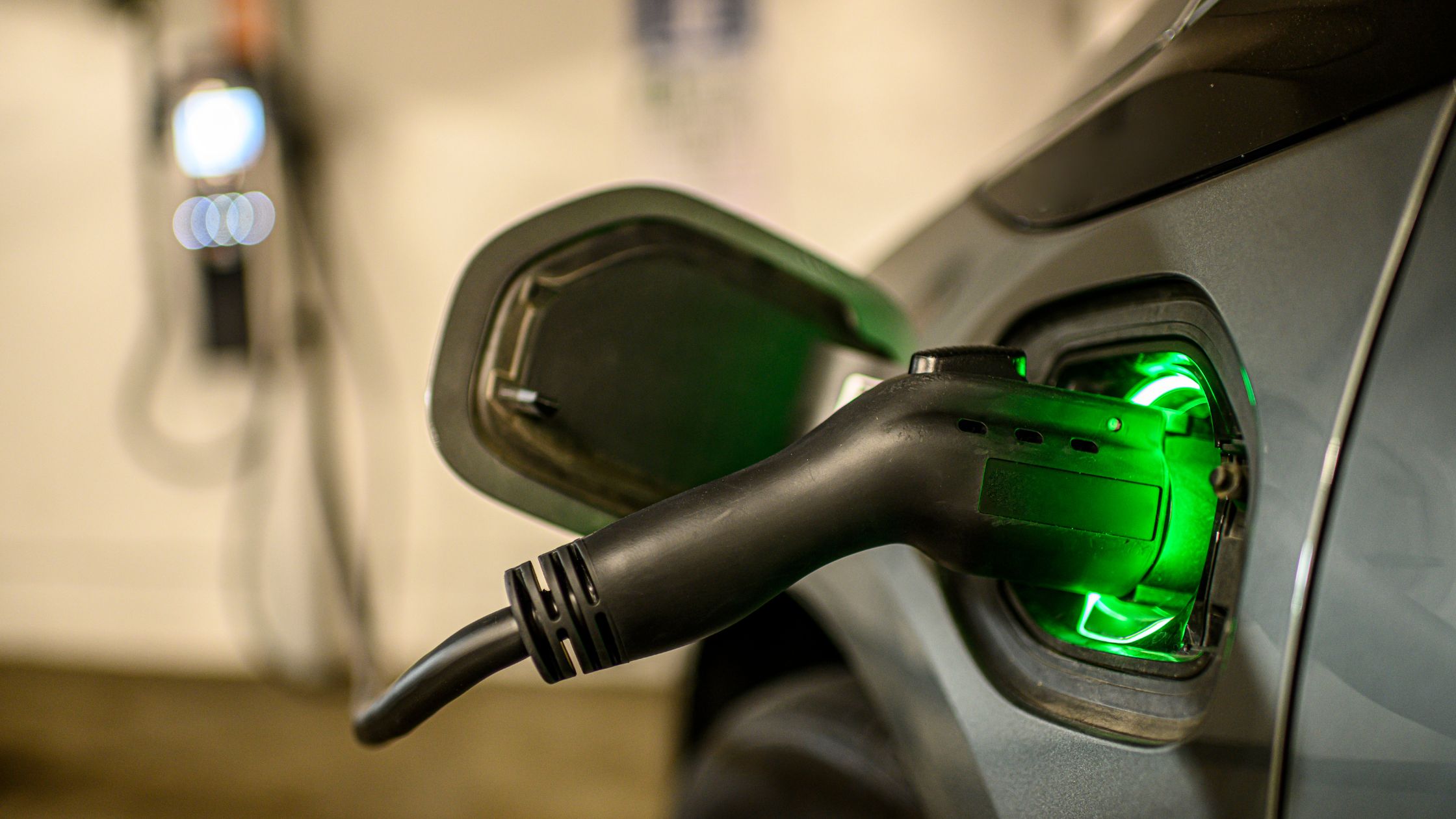 Când ar trebui să îți reînnoiești flota de mașini electrice pentru a evita deprecierea excesivă?