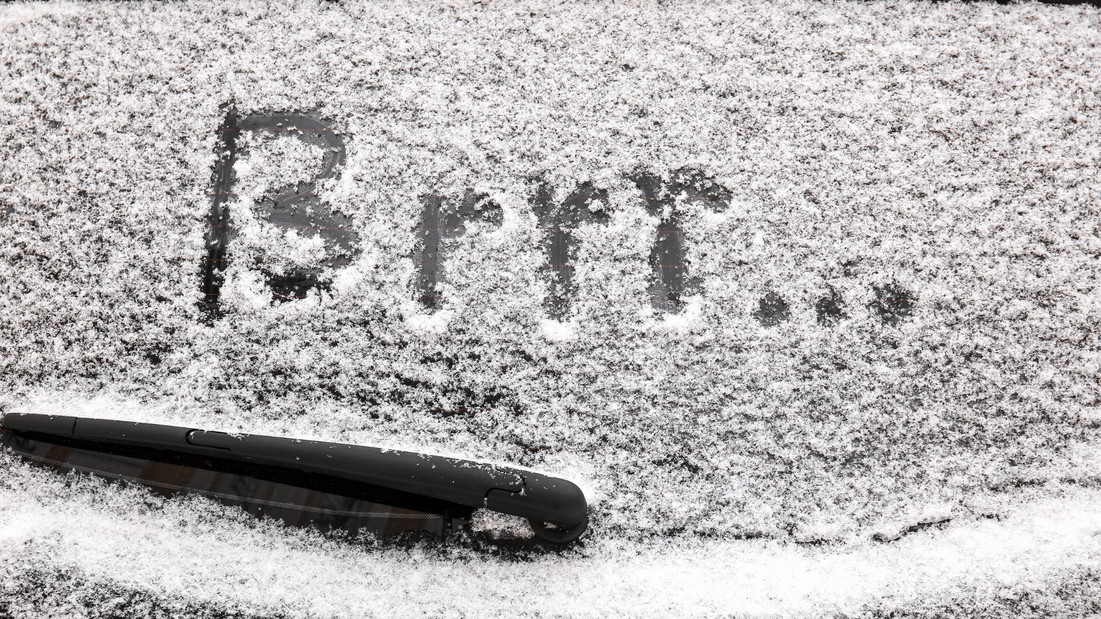 Întreținerea Bateriei Mașinii Electrice pe Timpul Iernii: Sfaturi pentru a Păstra Performanța și Siguranța