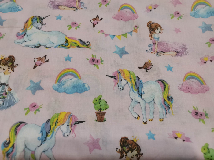 Cupon Bumbac cu Printese si unicorni  - dimensiune 1.20 x 1.60m [1]