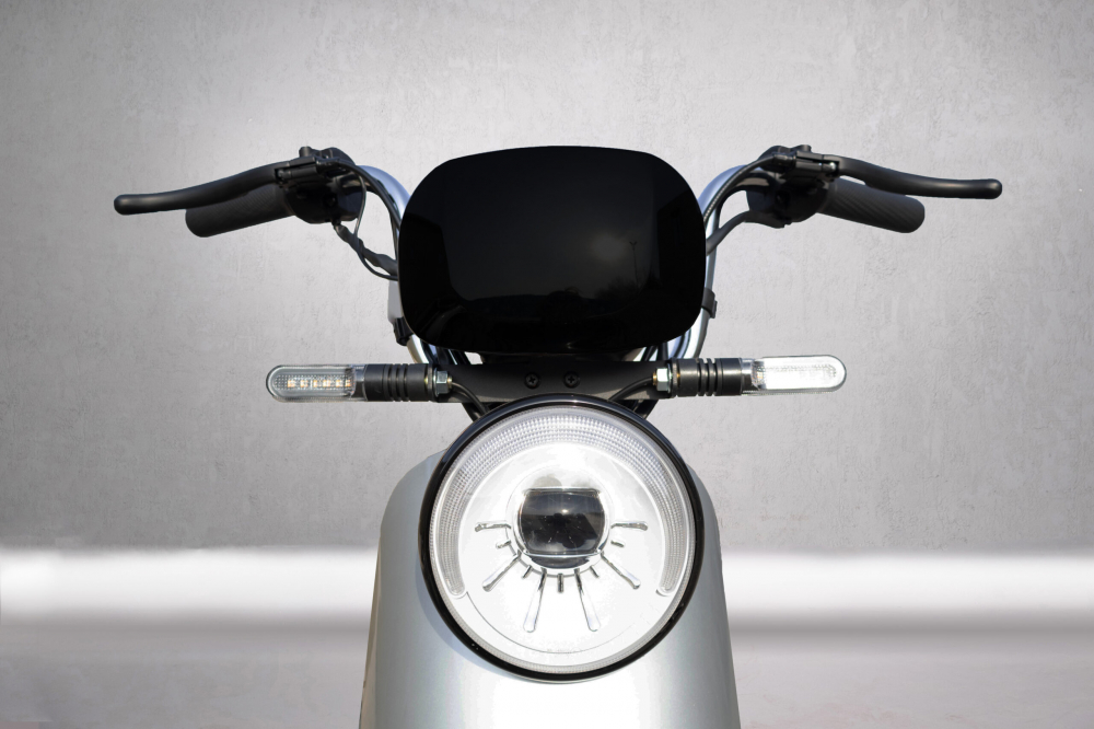 Scuter Electric Sweet,48V, 12Ah, Motor: 350W, Roți: 2.5 x 14”, Dimensiuni: 1495 x 680 x 985, Viteză maximă: 25 km/h [3]