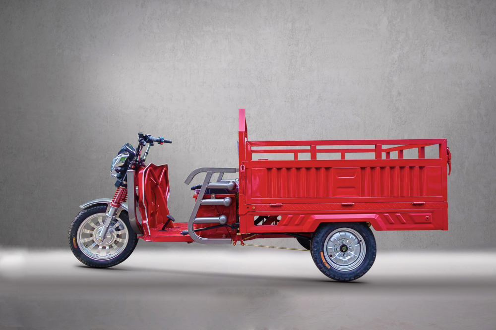 Tricicletă Electrică GL15000, 72V, 45Ah, Motor: 1500W, Roți: 110/90-16 /4.00-12, Dimensiune: 3110 x 1120 x 1400, Viteză maximă: 25 km/h [3]