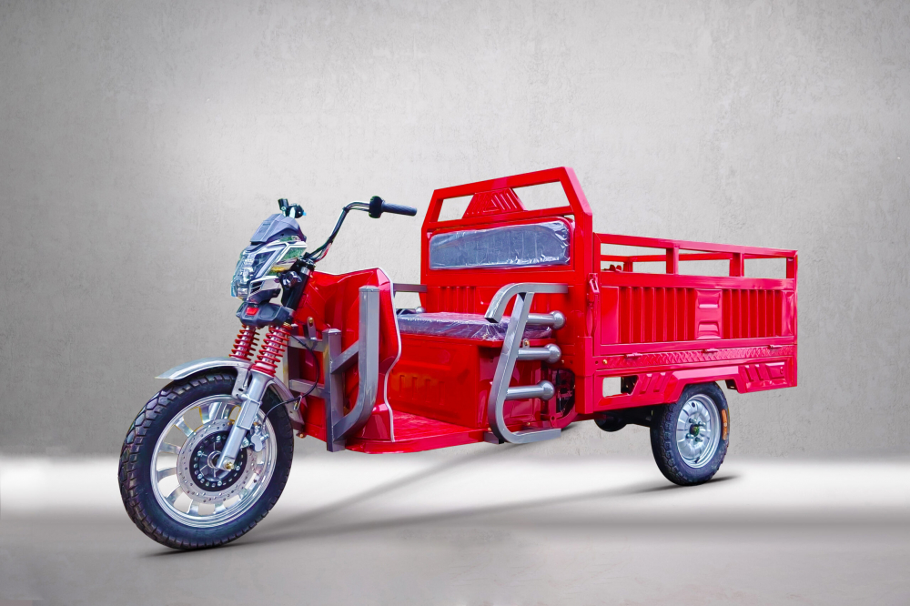 Tricicletă Electrică GL15000, 72V, 45Ah, Motor: 1500W, Roți: 110/90-16 /4.00-12, Dimensiune: 3110 x 1120 x 1400, Viteză maximă: 25 km/h [1]