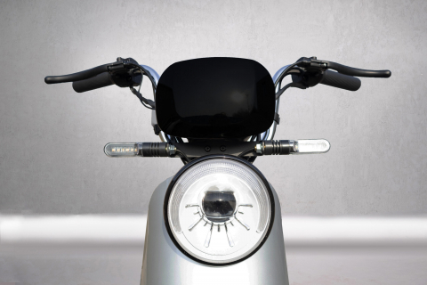 Scuter Electric Sweet,48V, 12Ah, Motor: 350W, Roți: 2.5 x 14”, Dimensiuni: 1495 x 680 x 985, Viteză maximă: 25 km/h [2]