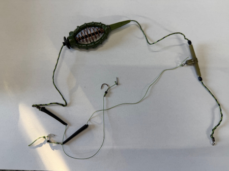 Accesorii, monturi crap - Montura Crap Caras cu 2 carlige nr 8 cu spin momitor 40gr leadcore 60lb