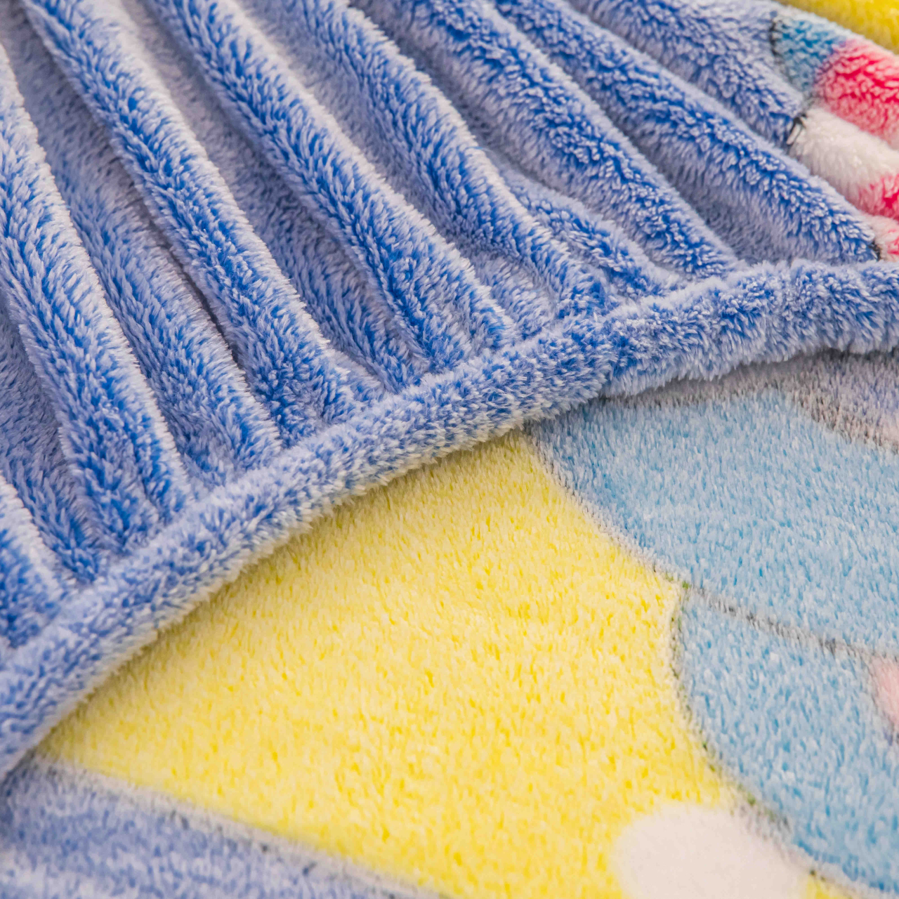 Husa de Pat Cocolino cu Elastic si 2 Fete de Perna 50x70cm,180x200cm,Albastra cu Ursuleti-D163 [4]