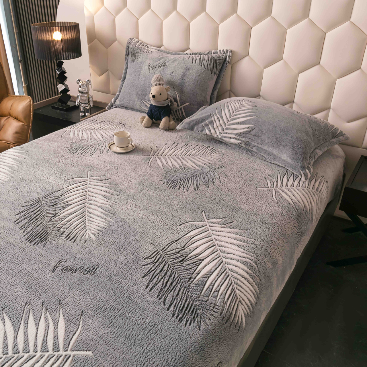 Husa de Pat Cocolino cu Elastic si 2 Fete de Perna 50x70cm,180x200cm,Gri cu Frunze-D151 [2]