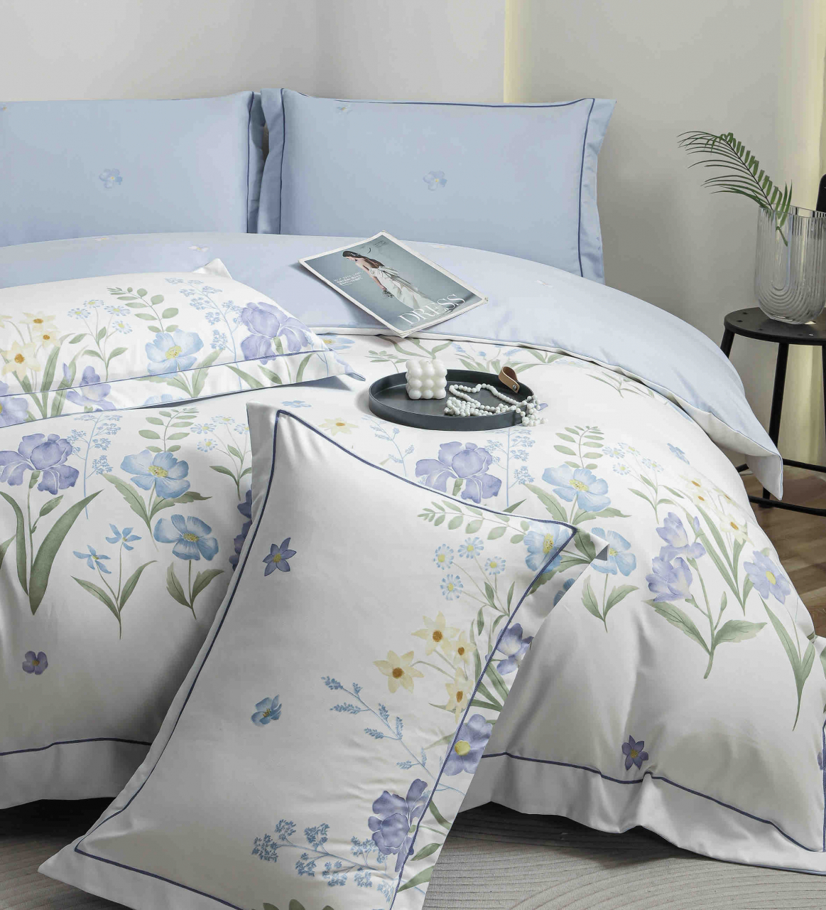 Lenjerie de lux pentru pat dublu,bumbac finet,6 piese,cearceaf cu elastic,alba/lila,imprimeu cu flori albastre-A1006 [3]