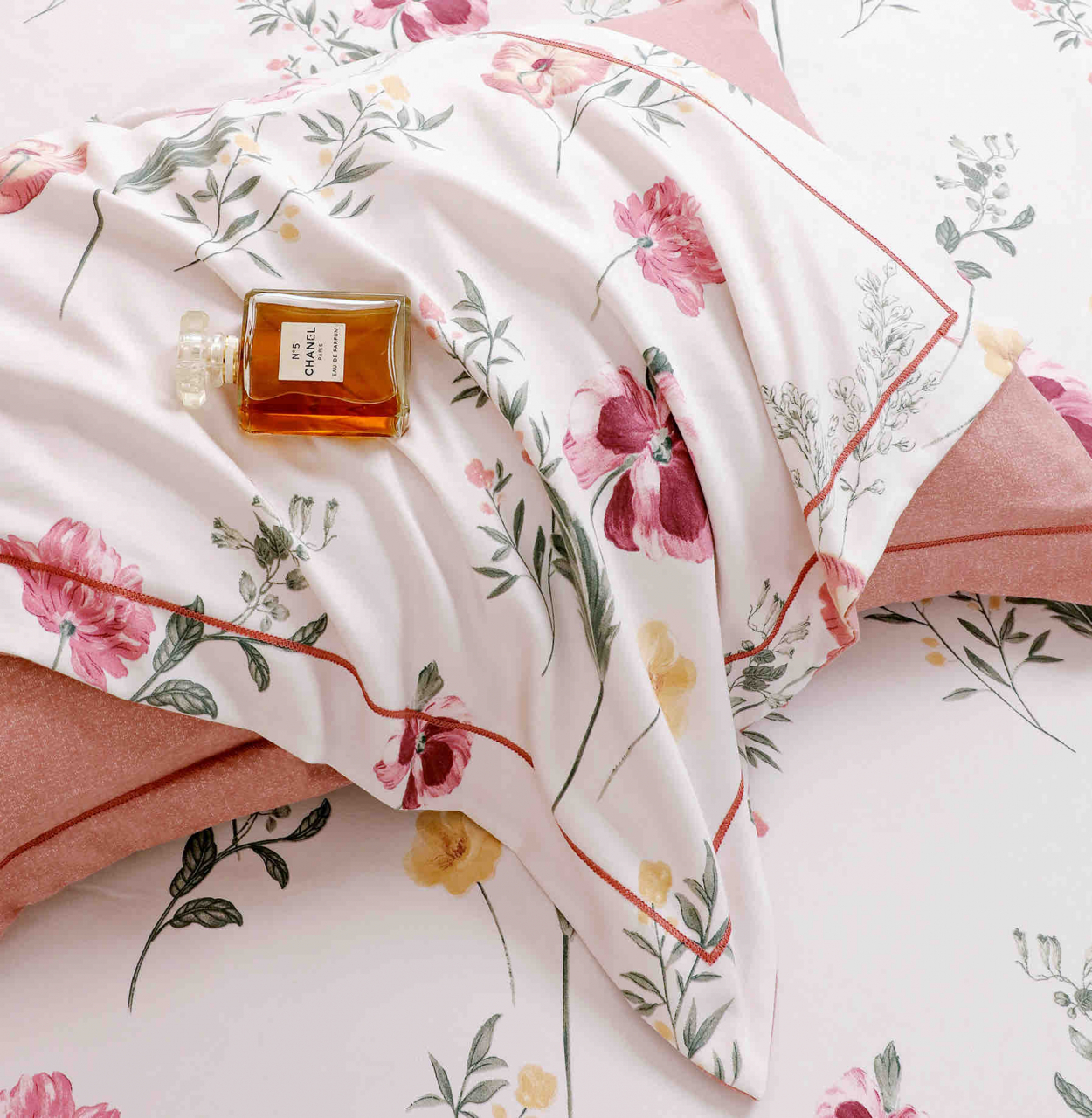 Lenjerie de lux pentru pat dublu,bumbac finet,6 piese,cearceaf cu elastic,alba/roz cu floricele colorate-A995 [5]