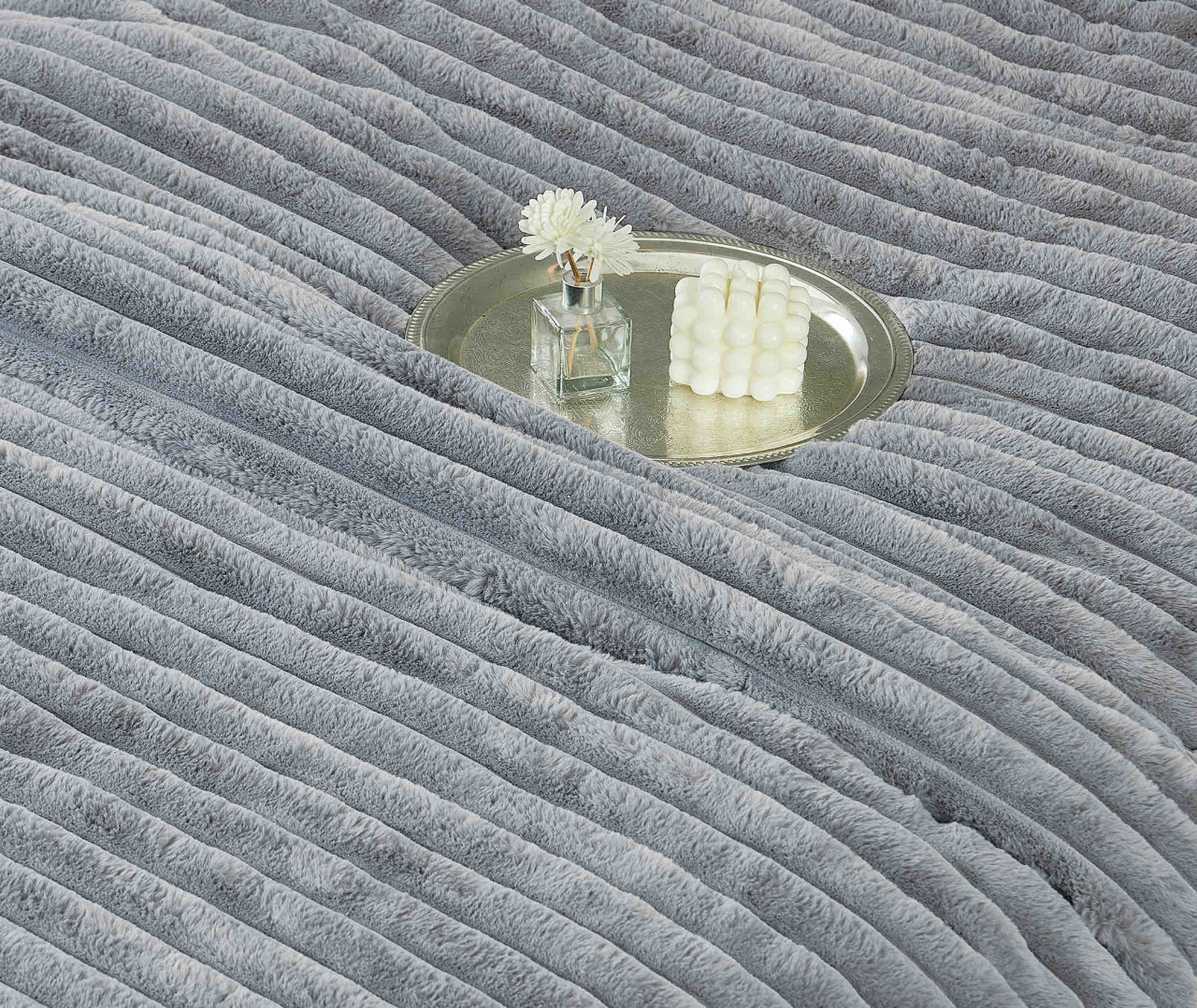 Lenjerie pat cu pilota inclusa din catifea si blanita artificiala de iepure,cearceaf cu elastic,gri deschis- A1218 [3]