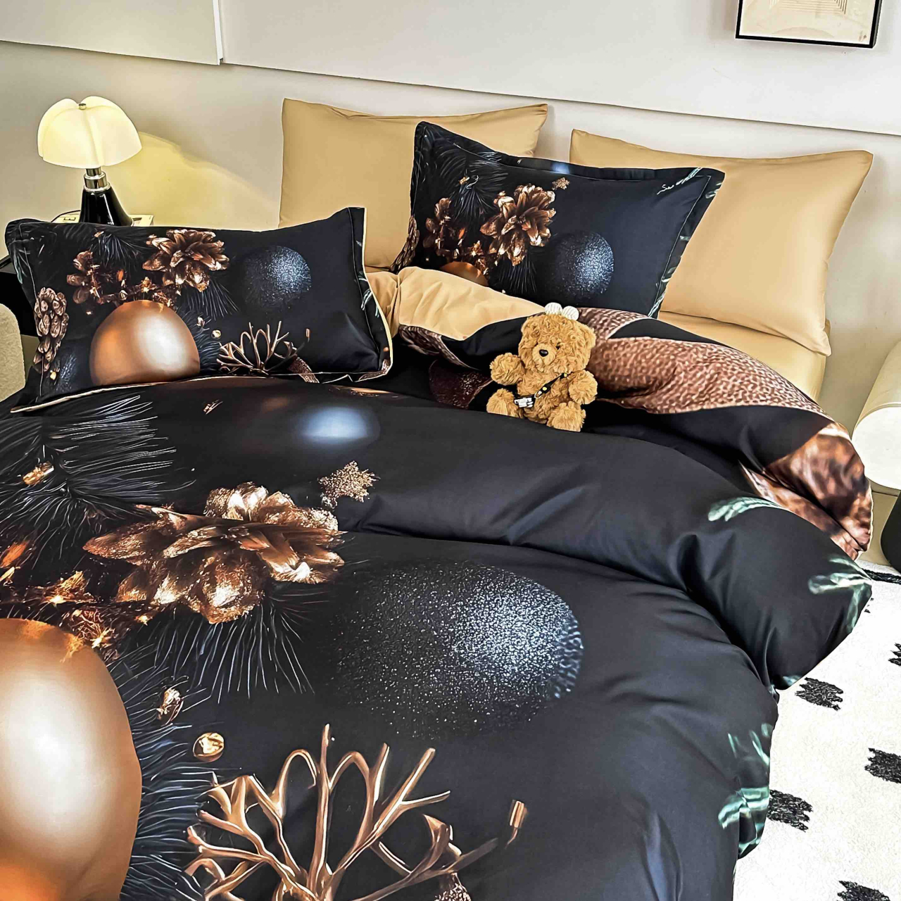 Lenjerie pat de Craciun cu elastic,pat dublu,bumbac finet,6 piese, imprimeu 5D globuri si conuri aurii-A1241 [3]