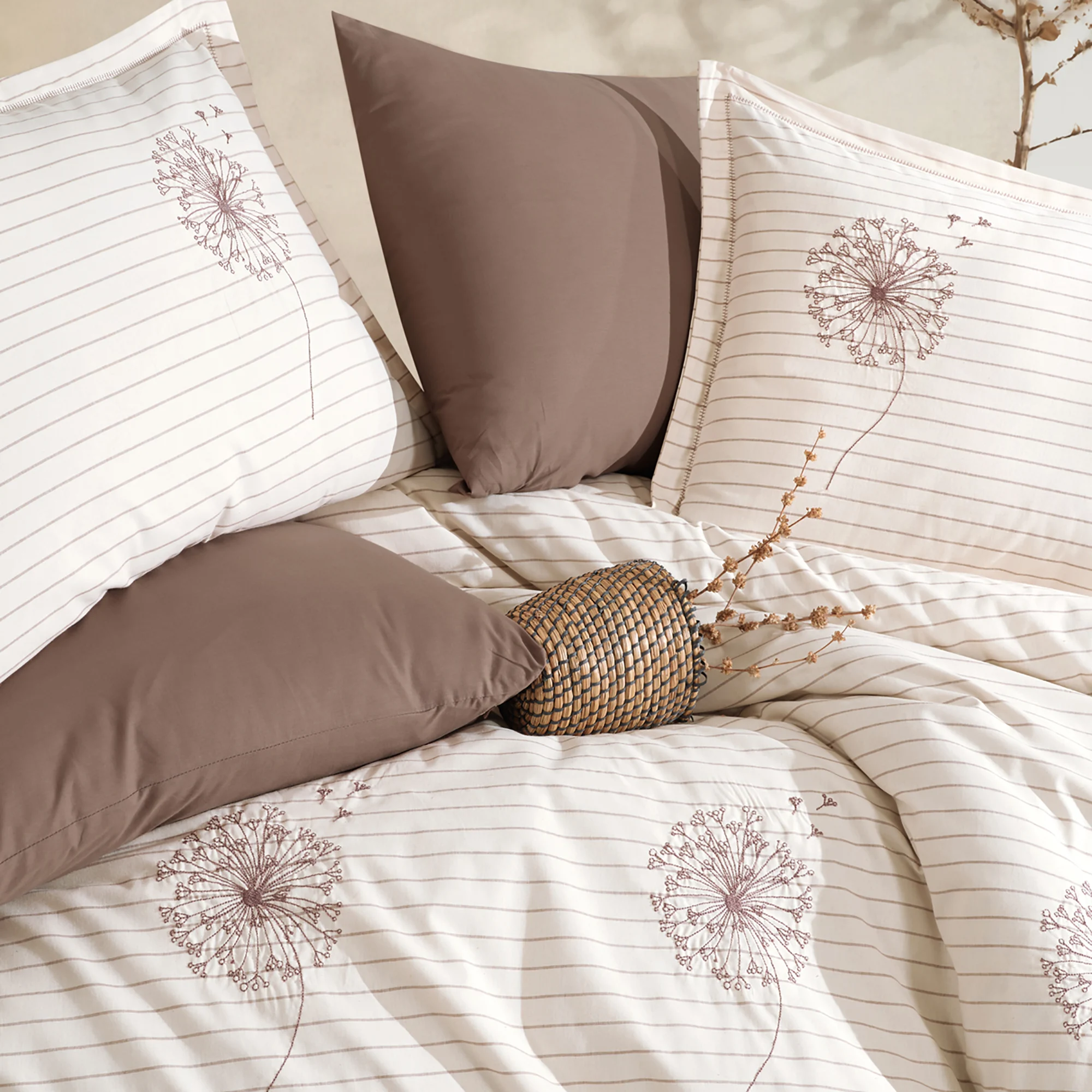 Lenjerie pat dublu,bumbac ranforce,4 piese,crem/maro cu flori,Veneta-A1530 [2]