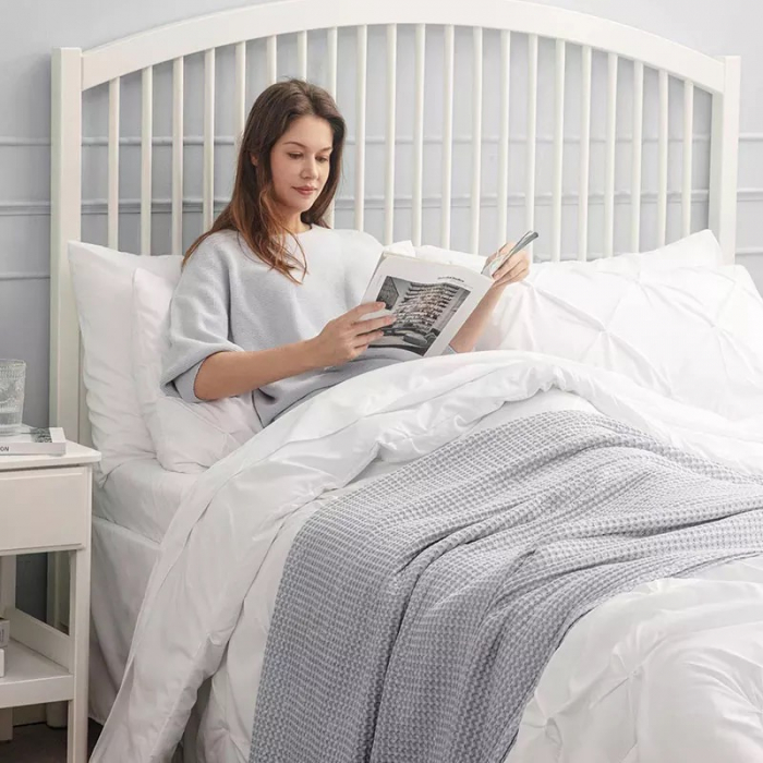 Lenjerie finet pat dublu cu pliuri alba [7]