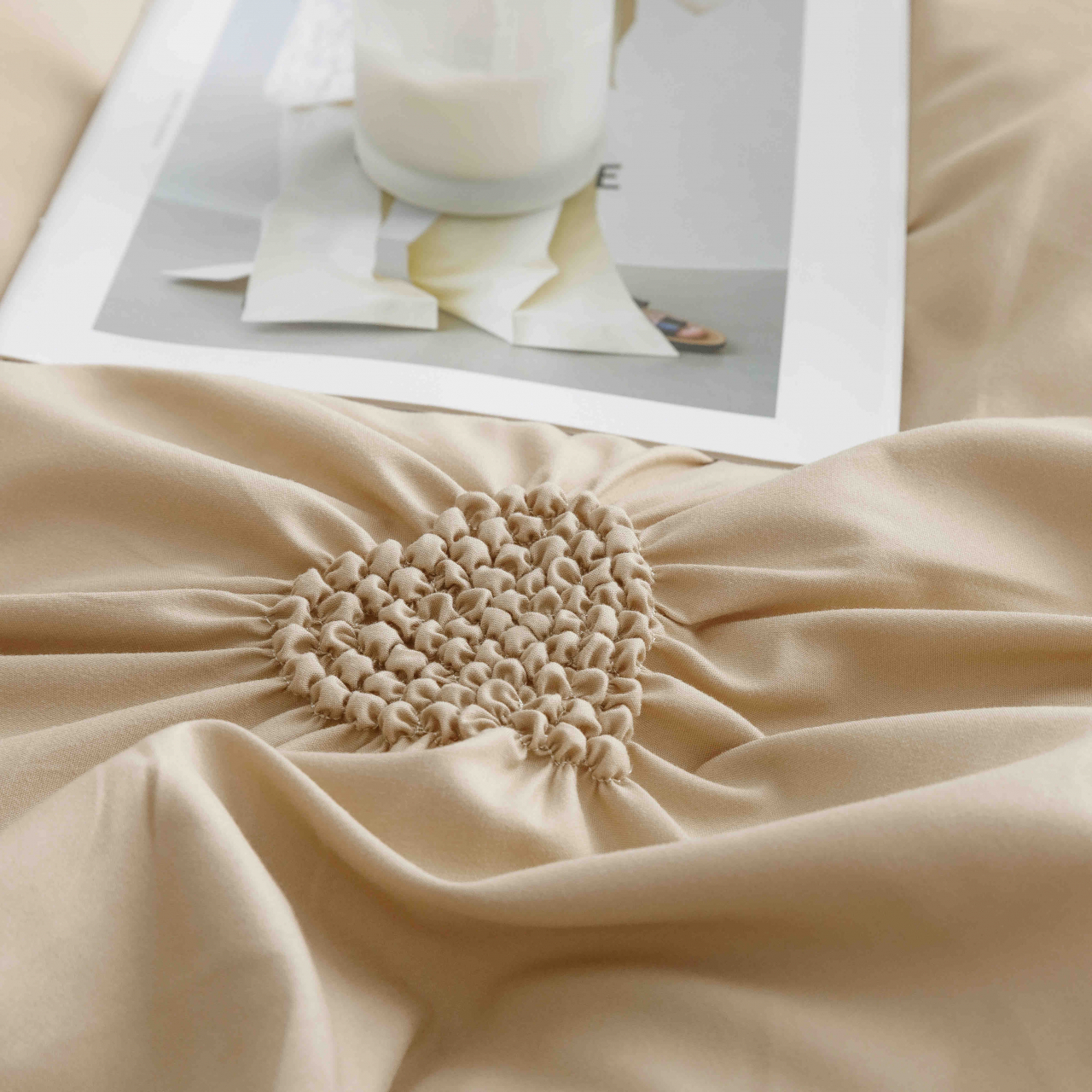 Lenjerie pat dublu cu pliuri si inimi brodate,bumbac finet,6 piese,cappuccino-A843 [9]