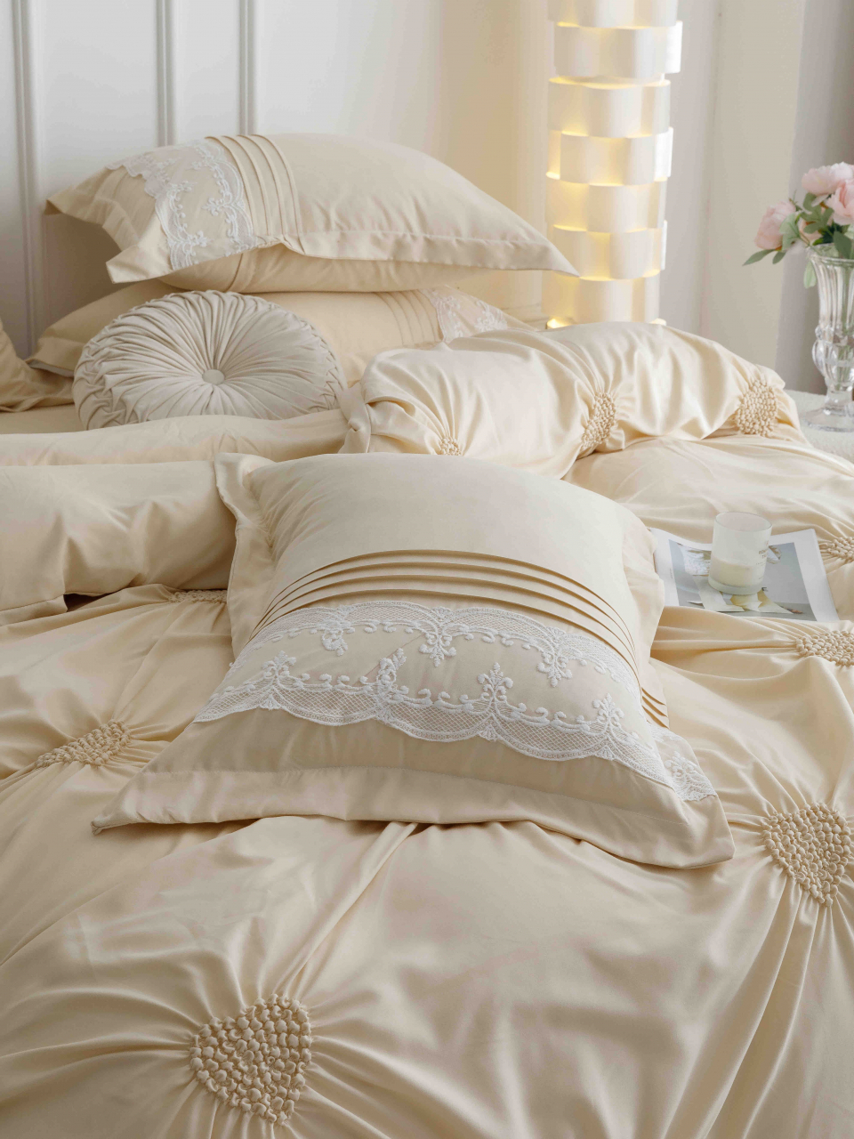 Lenjerie pat dublu cu pliuri si inimi brodate,bumbac finet,6 piese,crem-A852 [3]