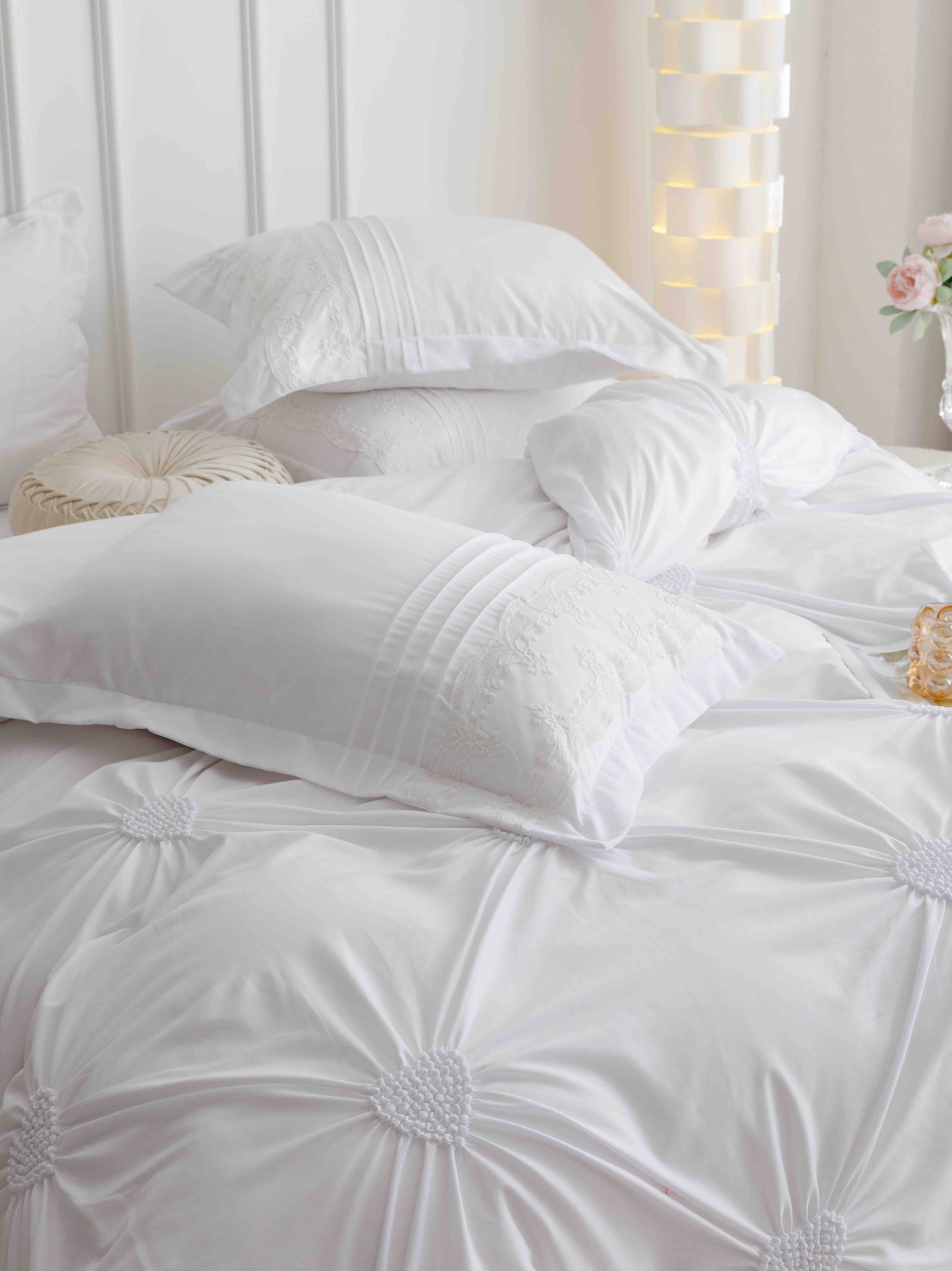 Lenjerie pat dublu cu pliuri si inimi brodate,bumbac finet,6 piese,alba-A846 [2]