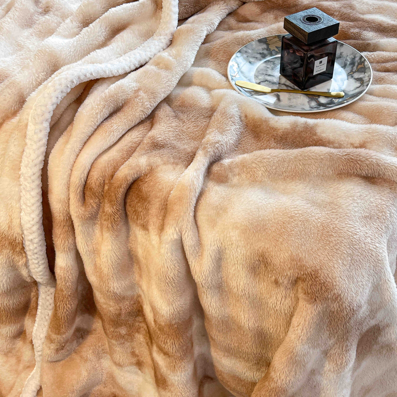 Patura cocolino 200x230cm,gofrata cu bordura alba,bej-alba-F073 [3]