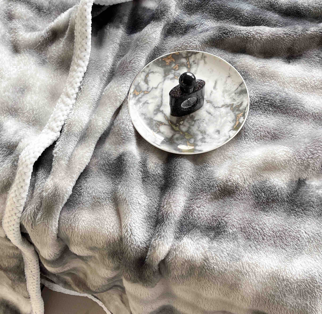 Patura cocolino 200x230cm,gofrata cu bordura alba,gri-alba-F074 [3]