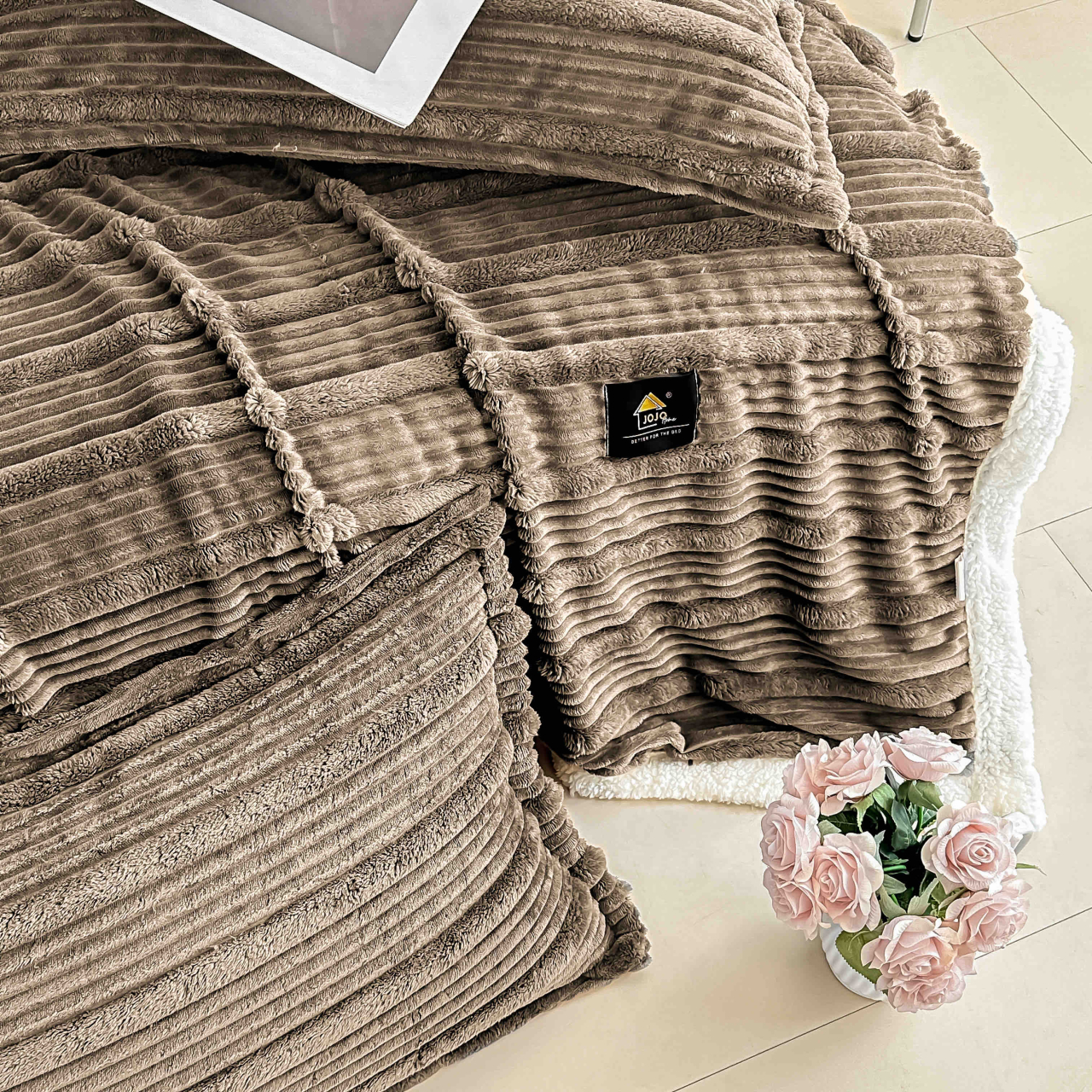 Patura cocolino cu blanita alba 200x230cm,cu fermoar,doua fete de perna 50x70cm,maro- F138 [5]