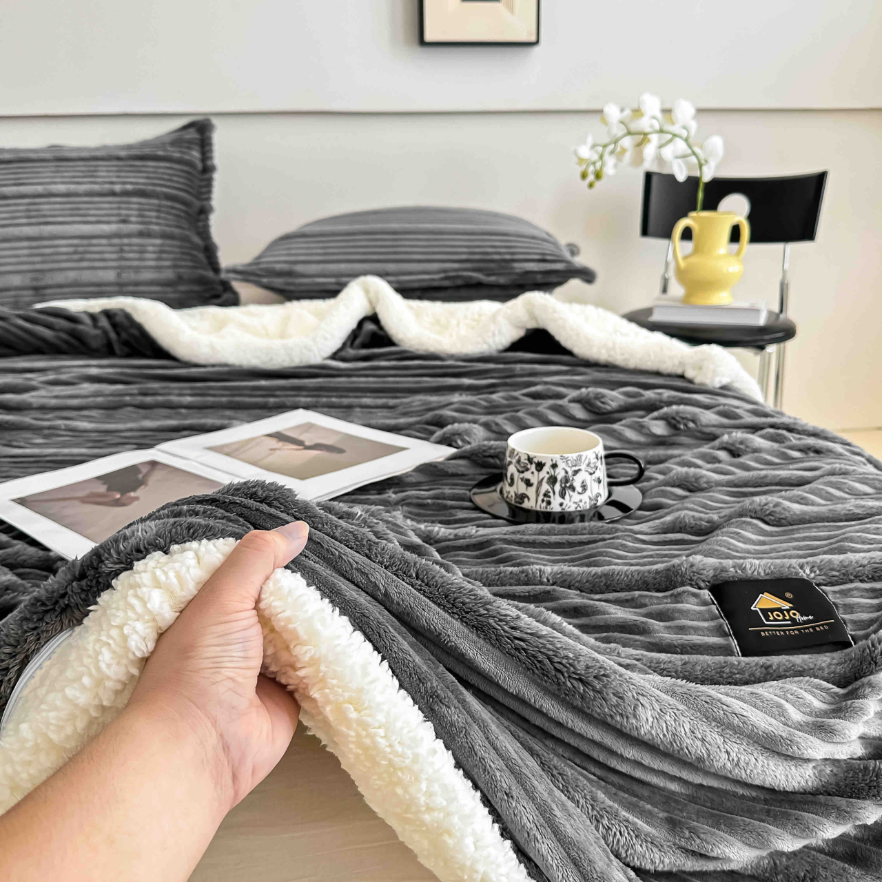 Patura cocolino cu blanita alba 200x230cm,cu fermoar,doua fete de perna 50x70cm,gri inchis- F132 [6]