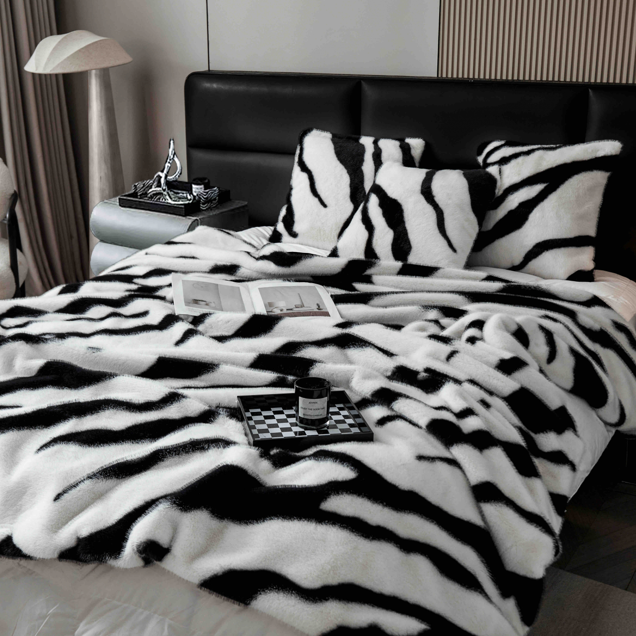 Patura de lux cu fermoar din blana artificala de nurca 200x230cm+2 fete de perna 50x50cm,alba cu negru-F053 [2]