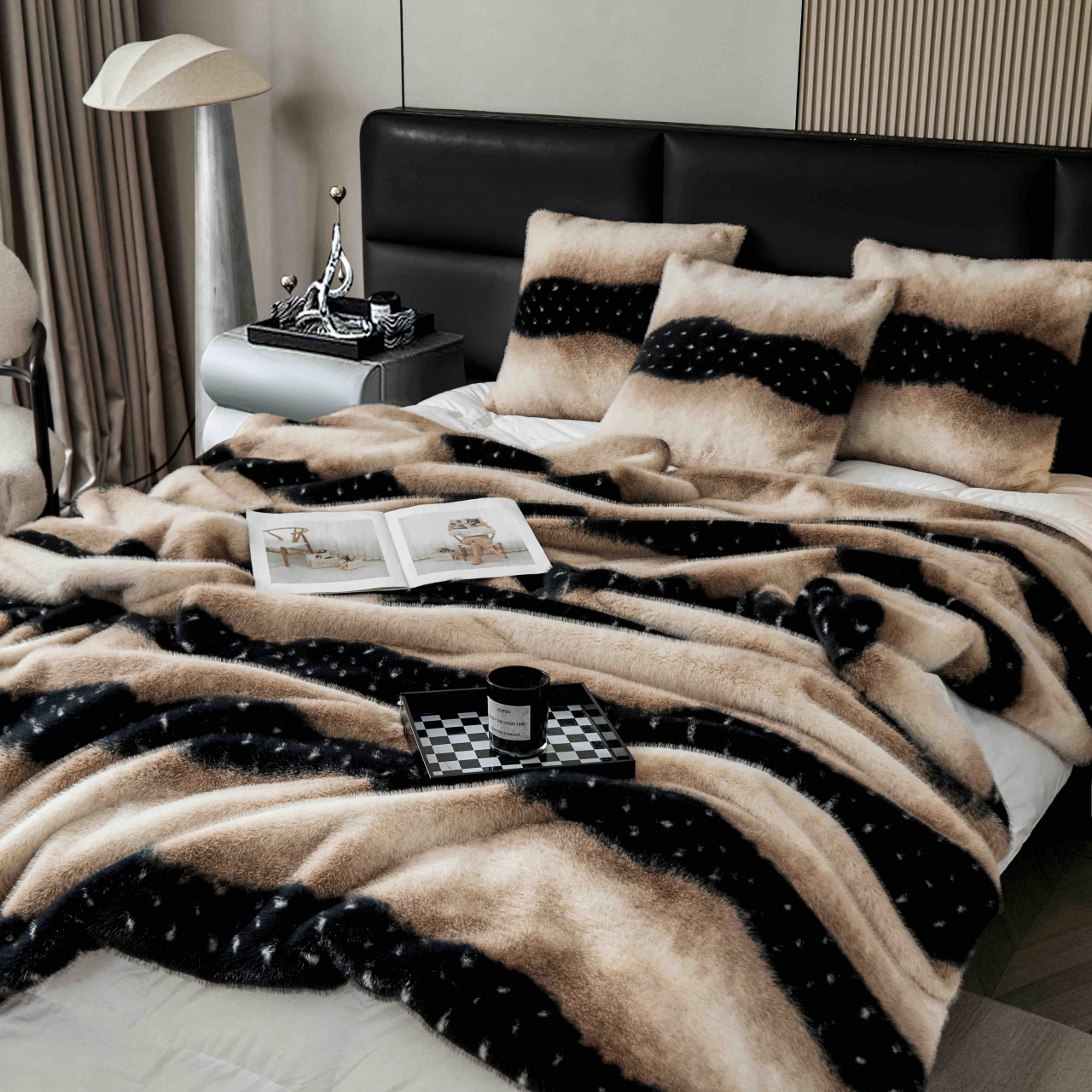 Patura de lux cu fermoar din blana artificala de nurca 200x230cm+2 fete de perna 50x50cm,bej cu negru-F055 [2]