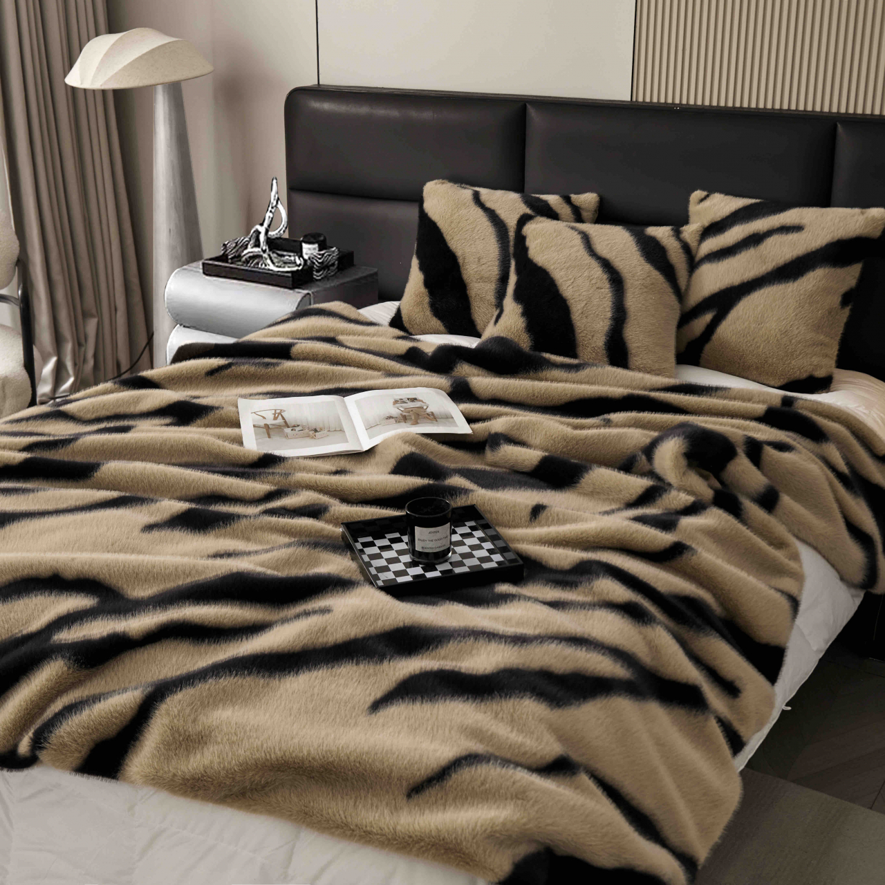 Patura de lux cu fermoar din blana artificala de nurca 200x230cm+2 fete de perna 50x50cm,bej cu negru, imprimeu cu leopard-F058 [2]