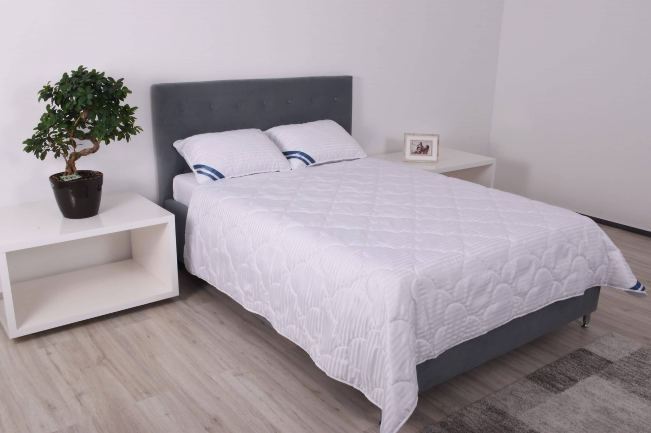 Pilota 200×220 cm microfibra striata alba matlasata model lacrimi, 200 g, de vara [9]