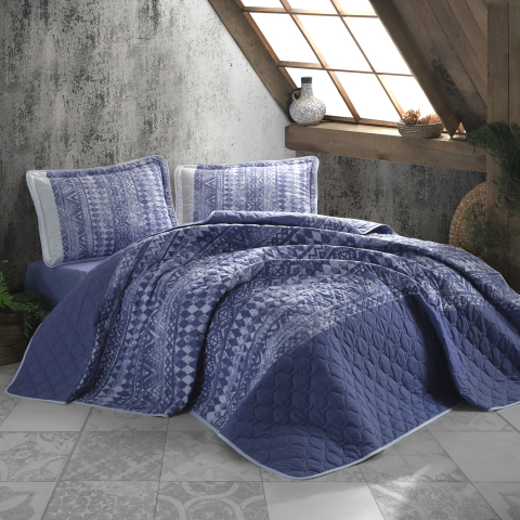 Cuverturi pat - Cuvertura pat 2 persoane matlasata reversibila 240x260 cm + 2 fete perna 50x70 cm, model geometric albastru-COZA V2