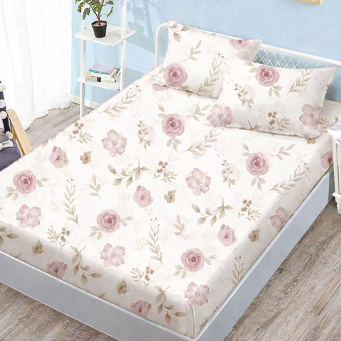Huse de pat - Husa de pat finet crem cu trandafiri roz si frunze delicate + 2 fete perna cu elastic 160x200