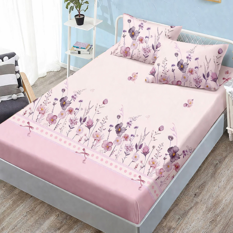 Huse de pat - Husa de pat finet roz cu flori mov stil camp si bordura decorativa + 2 fete perna cu elastic 160x200