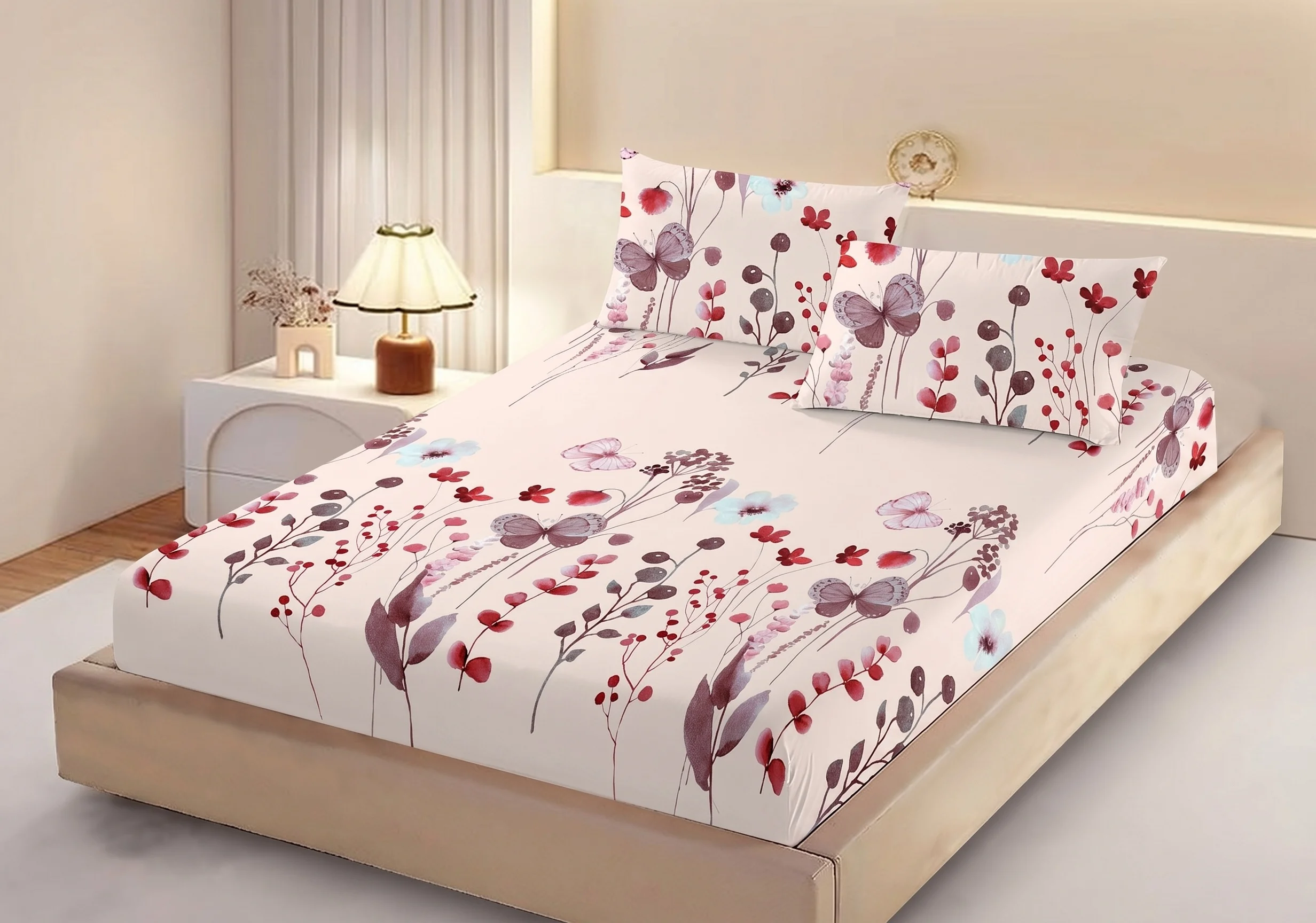 Huse de pat - Husa de pat finet alba cu flori rosii si gri stilizate + 2 fete perna cu elastic 160x200