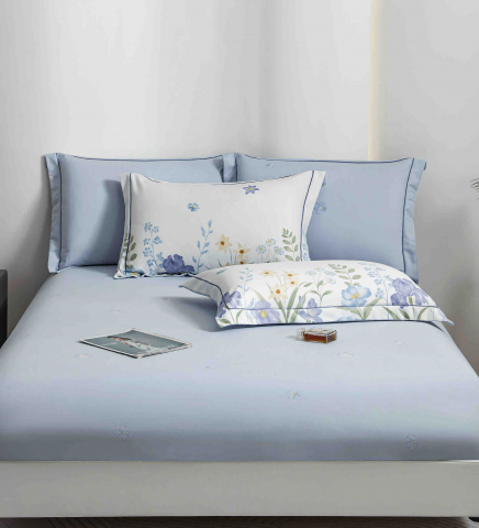 Lenjerie de lux pentru pat dublu,bumbac finet,6 piese,cearceaf cu elastic,alba/lila,imprimeu cu flori albastre-A1006 [7]