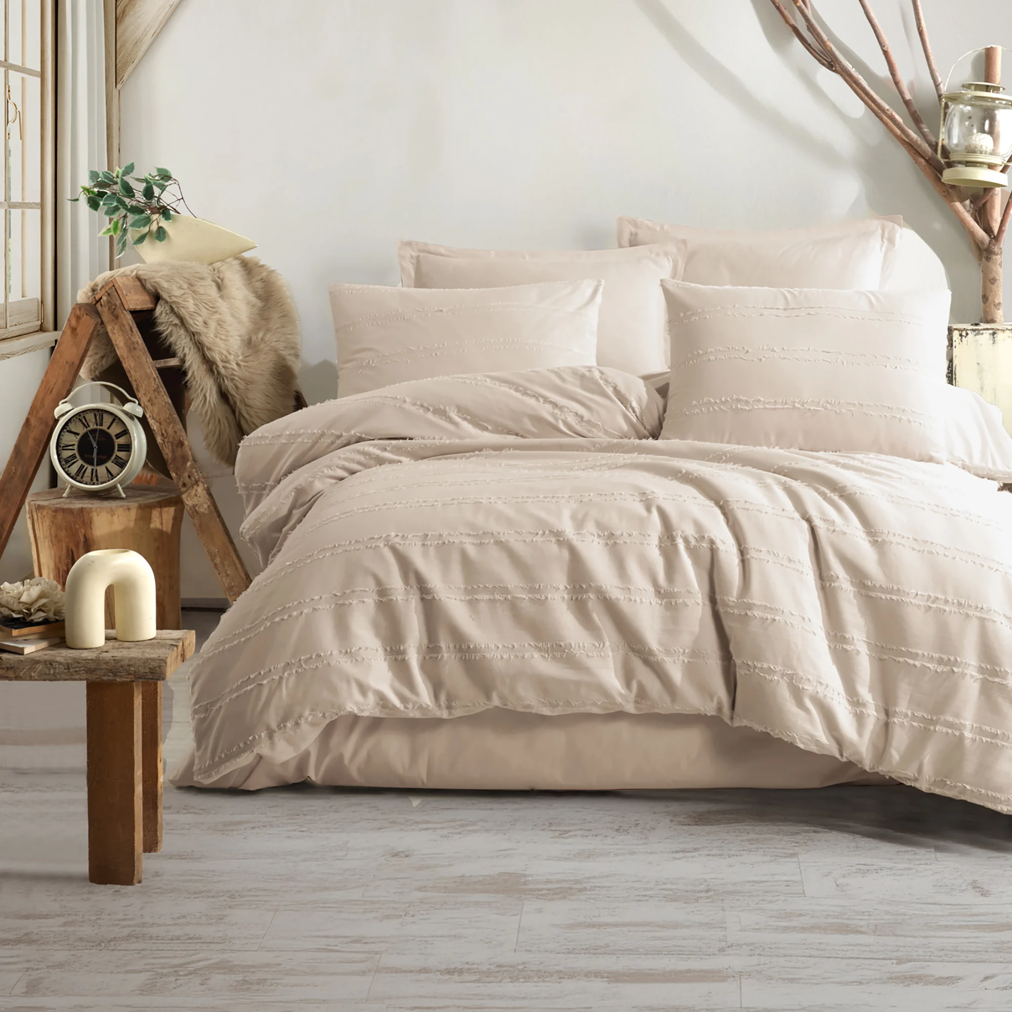 Lenjerii de pat 200x220cm - Lenjerie de pat ranforce Butique King size, 4 piese, 100% bumbac ranforce, crem, dungi decorative ton pe ton, AVOLA V5