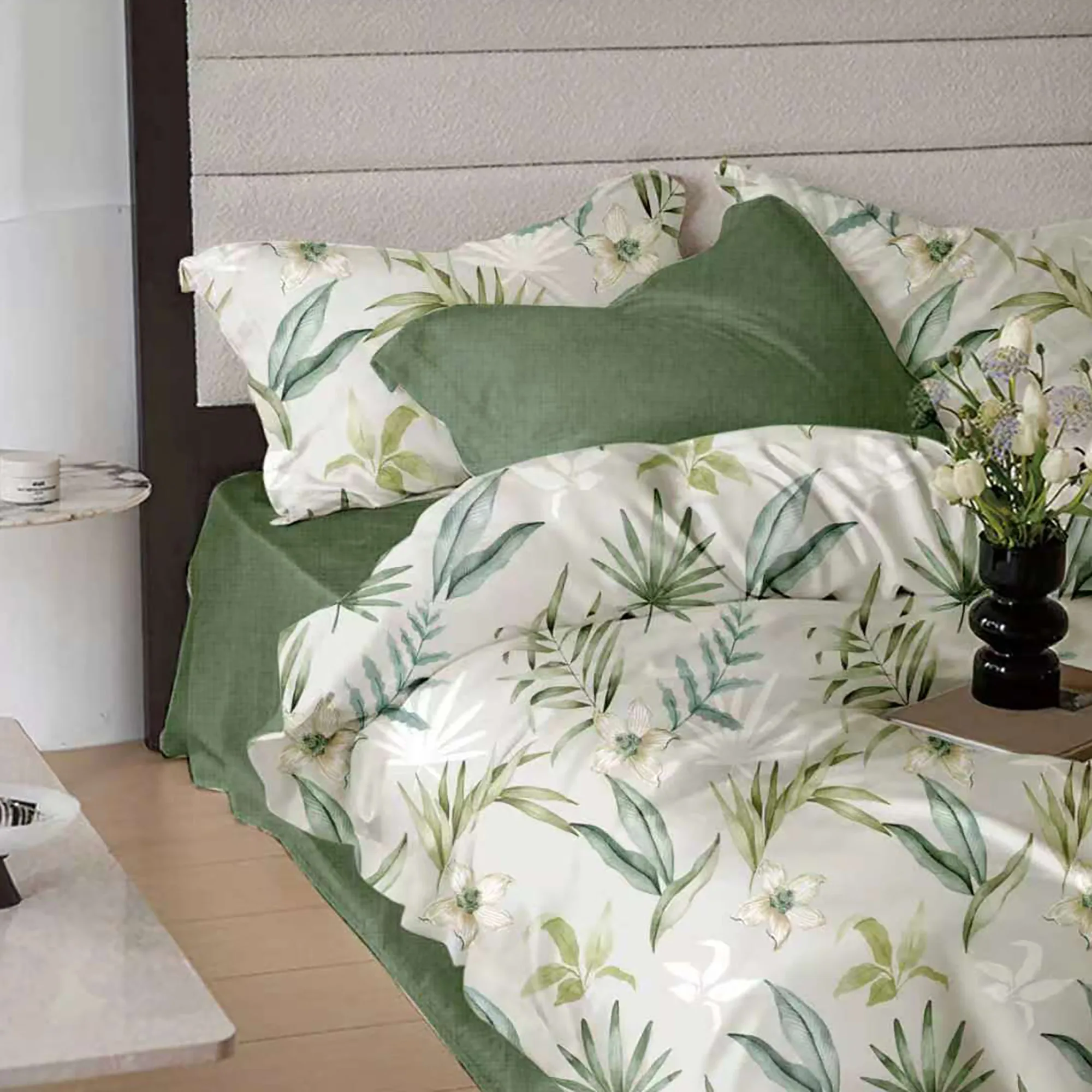 Lenjerii de pat - Lenjerie de pat bumbac finet verde cu frunze tropicale si flori crem si cearceaf de pat cu elastic