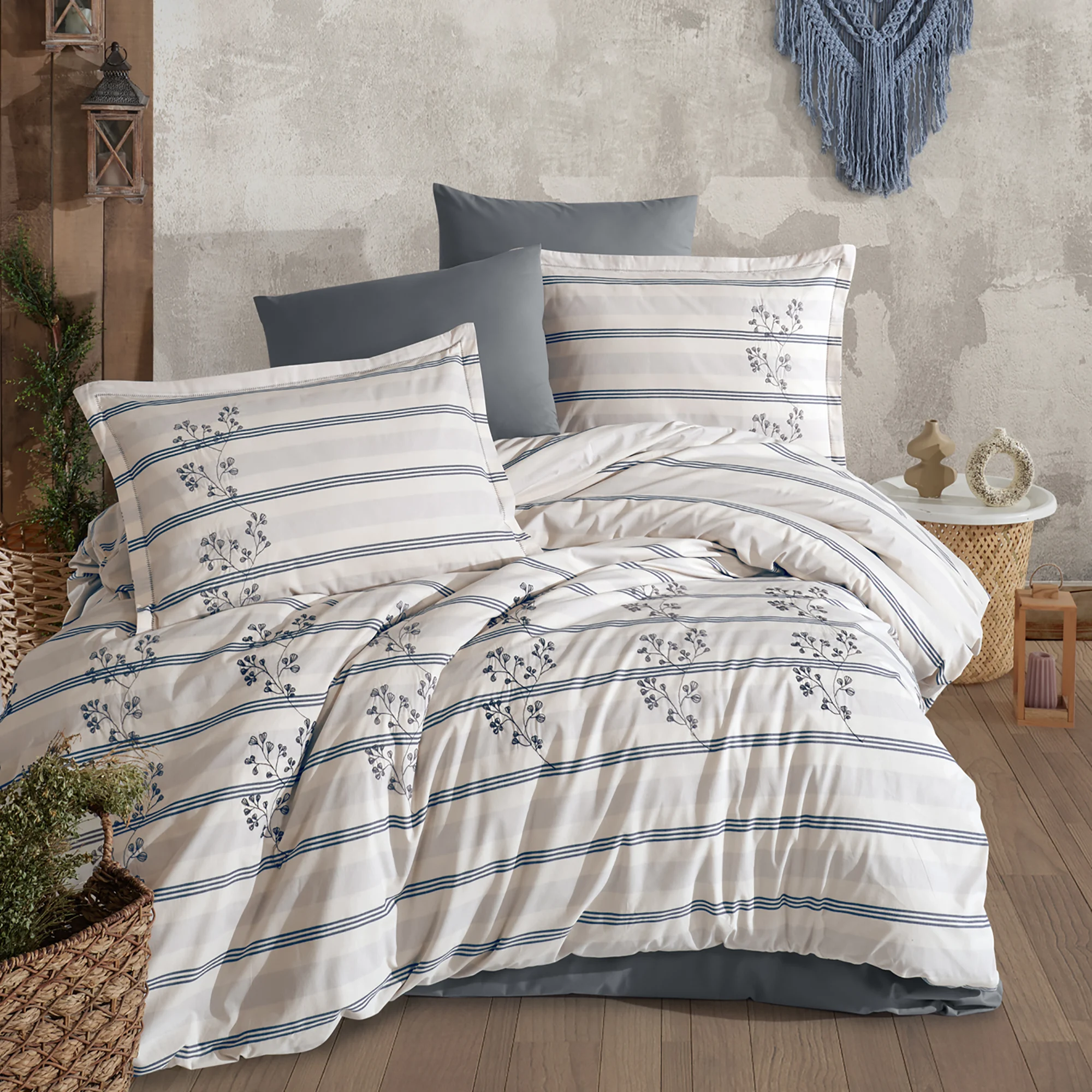 Lenjerii de pat - Lenjerie pat dublu,bumbac ranforce,4 piese,alba/albastra cu flori,Eva-A1531