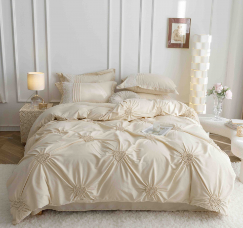 Lenjerii de pat uni - Lenjerie pat dublu cu pliuri si inimi brodate,bumbac finet,6 piese,crem-A852